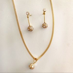 NWT 22k Gold Set Necklace and earrings with chain